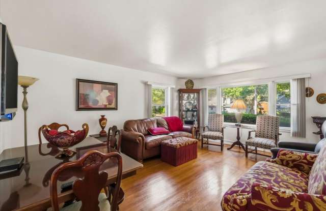 4431 N 62nd St photos photos