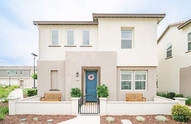 1547 Currents Way photos photos