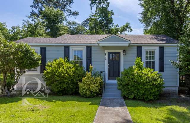 RENOVATED THREE BEDROOM IN ROSEWOOD photos photos