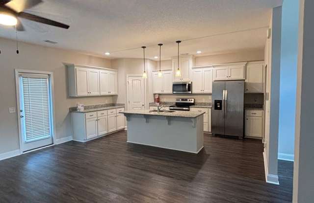FOR RENT Gallery 4