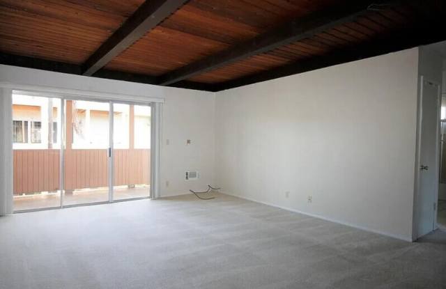 409 Ellwood Beach Dr Gallery 3