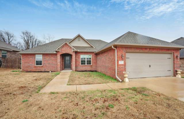 Beautiful 3 Bed 2 Bath home ready for move in! All new carpeting! photos photos