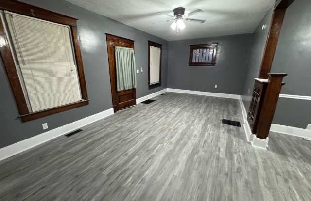 2-Bedroom Home with Detached Garage, Backyard & Central A/C Gallery 3