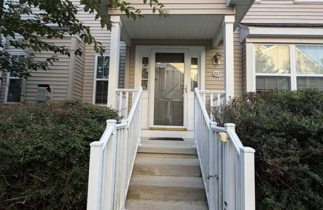 223 FLAGSTONE RD #8 Gallery 3