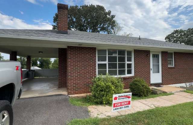 Spacious brick house in Madison Heights photos photos