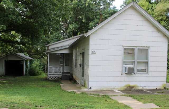 1025 Kickapoo Street photos photos