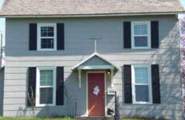 3 Bedroom, 1 Bathroom Home in Sunnyland! PRELEASE NOW! photos photos