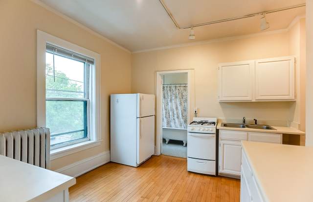 2124 Garfield Avenue South Gallery 2