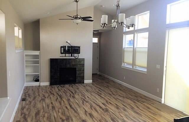 2 Bed/2 Bath Single Level Close to Orchard Park - Isabella Lane Gallery 4