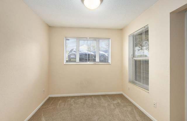 109 Fieldcrest St Gallery 2