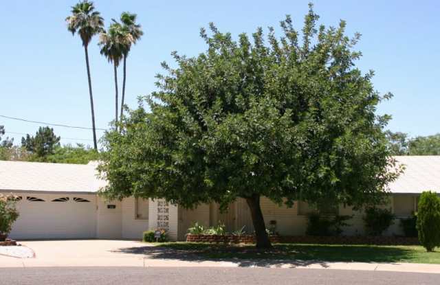 824 W GLENN Drive - 824 West Glenn Drive, Phoenix, AZ 85021