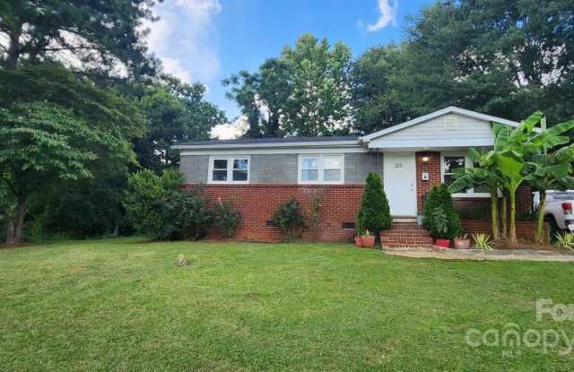215 Mattoon Street photos photos