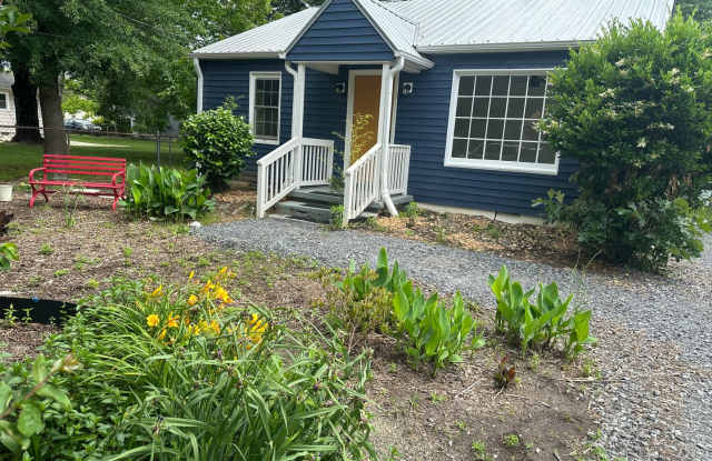 Newly renovated 2Br 1Ba Cottage photos photos