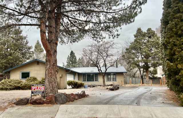 Cozy Bungalow 3/2 Home! 2816 NE Lapoint Ct Bend, OR 97701 photos photos Cozy Bungalow 3/2 Home! 2816 NE Lapoint Ct Bend, OR 97701 photos photos