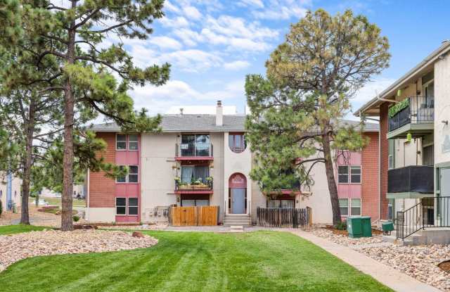 LOVELY spacious 2 bed/2 bath Westminster condo photos photos