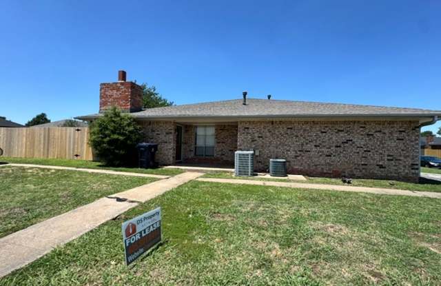 2 Bedrooms, 1 1/2 baths and a 1 car garage duplex for rent in SW OKC near SW 89th and Penn! photos photos