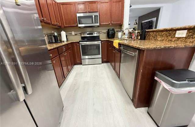 9350 SW 171st Ct th 9350, Miami, FL 33196 photos photos