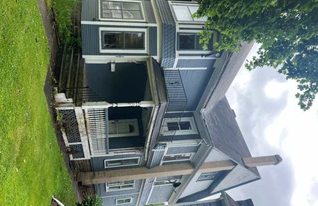 107 W 4th St photos photos