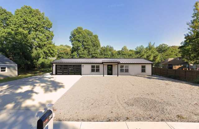 Custom-Built Metal Home with Modern, Energy-Efficient Design photos photos