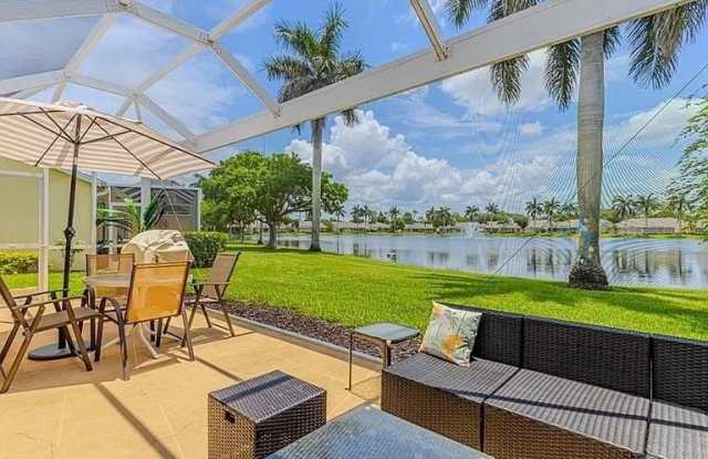 5595 Greenwood Cir unit: 92 photos photos