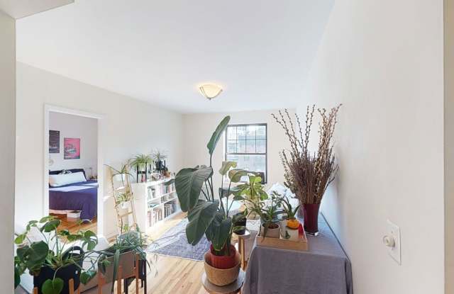 305 West 19th Street photos photos