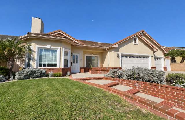 Spacious 4 Bedroom 3 Bath East End Home Gallery 3