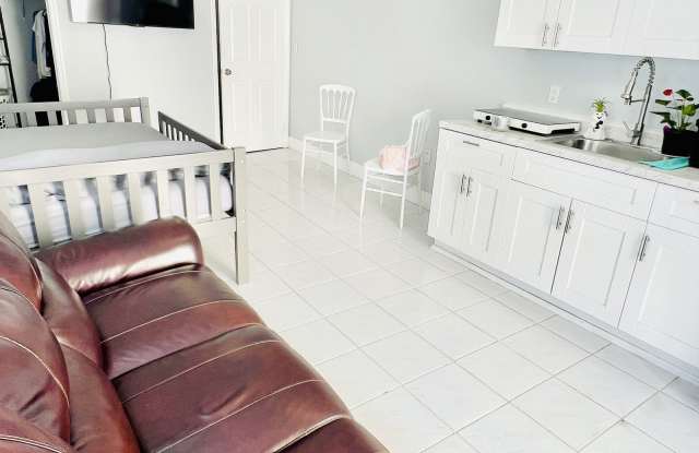 18901 Northwest 77th Court photos photos