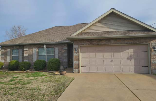 2331 W 26th Street - 2331 West 26th Street, Joplin, MO 64804
