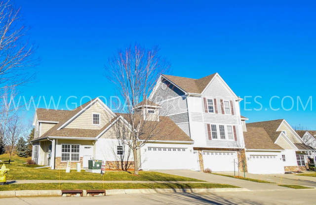 1.5 Story 3-Bedroom Townhome with First-Floor Master in Urbandale photos photos