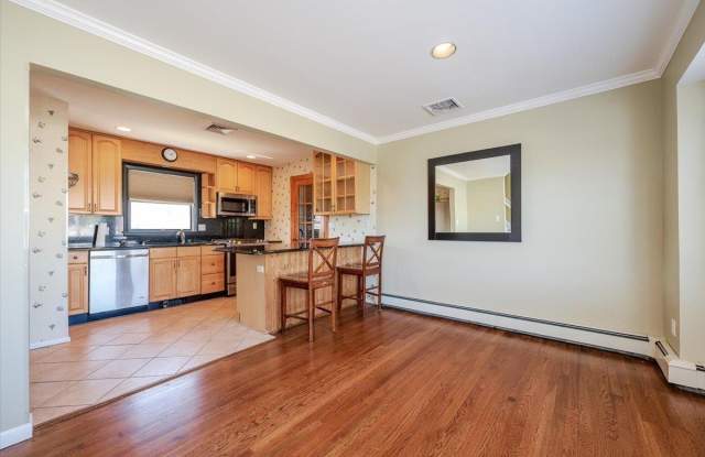 2674 Lee Place Gallery 3