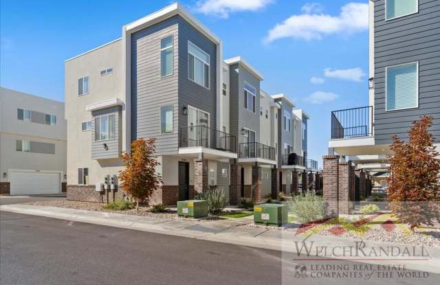 Beautiful 3 Bed 2.5 Bath Townhome in West Haven photos photos