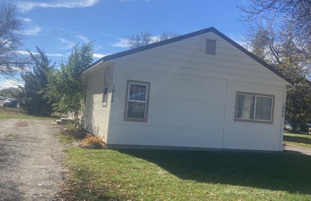 1015 East 9th South - 1 - 1015 East 9th South, Mountain Home, ID 83647