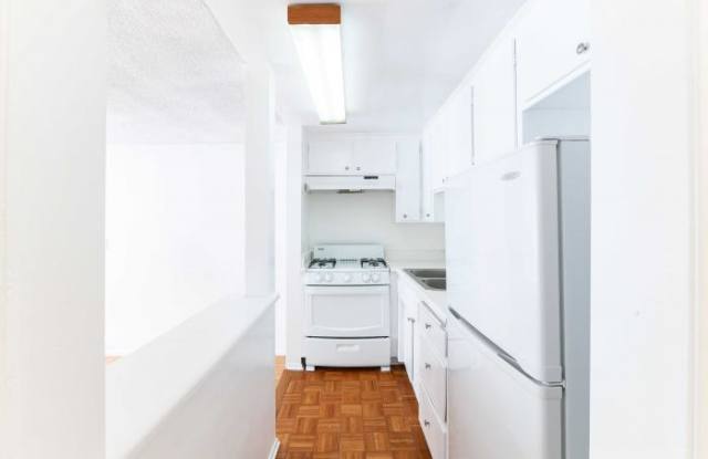 11661 Goshen Avenue #103 Gallery 4
