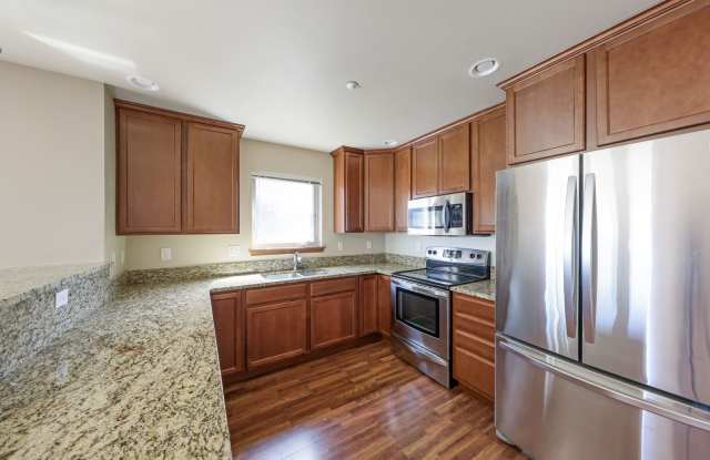 3 Bed 3 Bath - Views - NAS Whidbey - Island Hospital Gallery 4