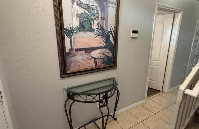 2411 CARAVELLE Circle Gallery 3