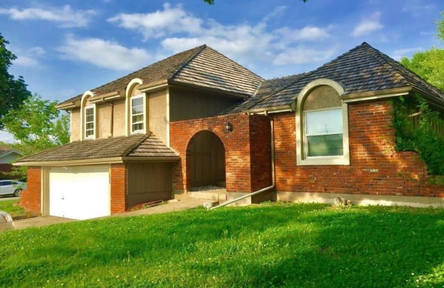 309 se melody - 309 Southeast Melody Lane, Lee's Summit, MO 64063