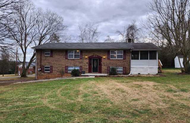 Large Home Waiting for You to Call Home! - 2785 Robin Circle, Hamblen County, TN 37813