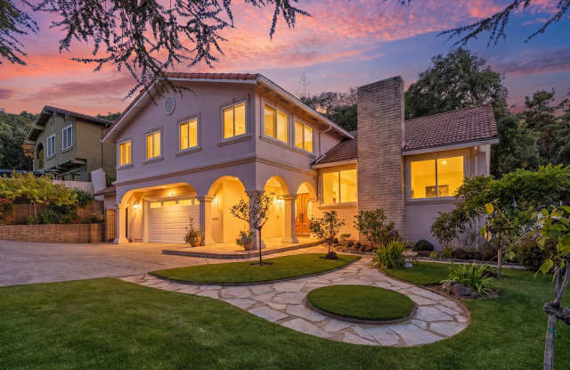 Beautifully Updated Home with Spacious Interiors, Elegant Finishes & Exceptional Outdoor Living! Gallery 1