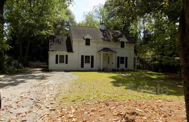 121 Magnolia Ave - 121 Magnolia Avenue, Fayetteville, NC 28305