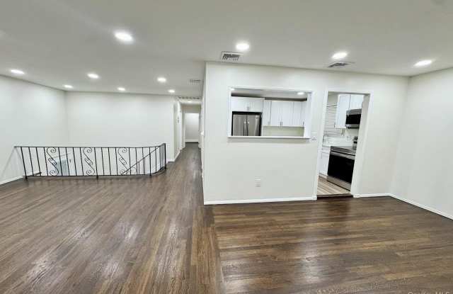 219 Bellerose Avenue Gallery 4