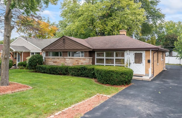 1025 Dee Road - 1025 North Dee Road, Park Ridge, IL 60068