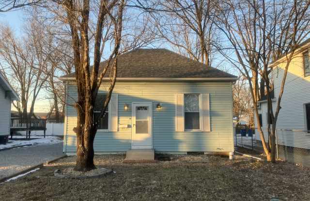 415 East Schwarz Street - 415 East Schwarz Street, Edwardsville, IL 62025