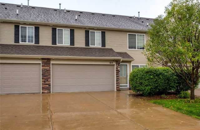 Spacious 2-Bedroom Townhome in Prime West Des Moines Location! photos photos