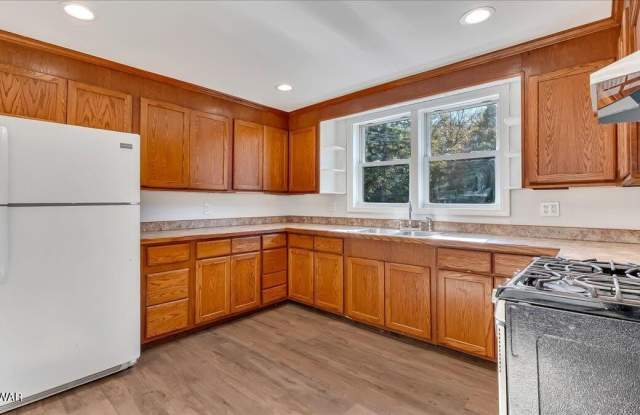 960 Main Street unit: Apartment 1 photos photos