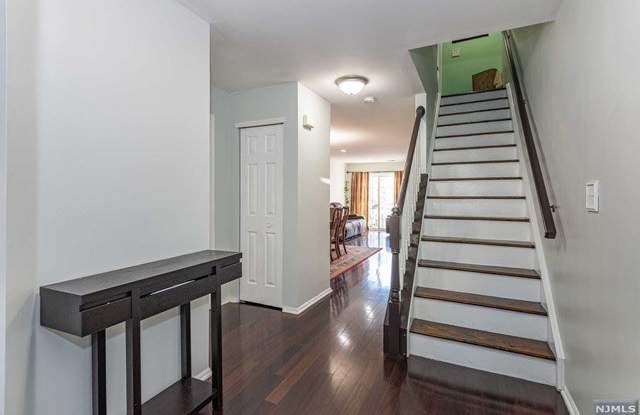 2050 Charles Court Gallery 3