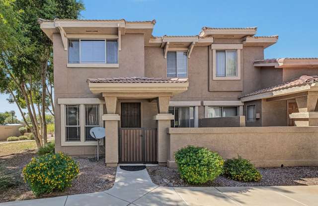 3 Bed 3 Bath Phoenix Townhome Gallery 1