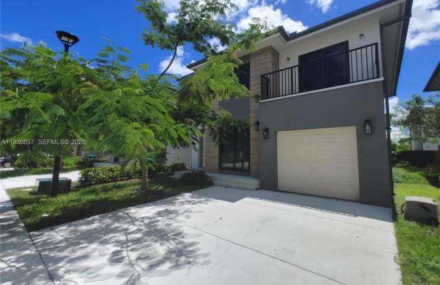 1167 NW 2nd St photos photos