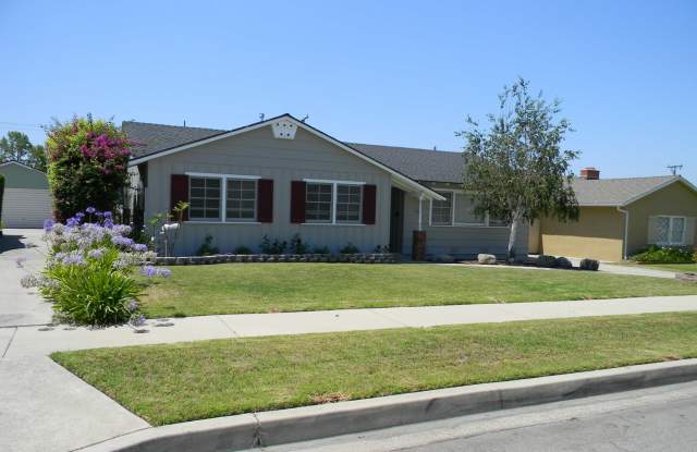 1202 E Everett Pl - Available 06/01/2026 photos photos 1202 E Everett Pl - Available 06/01/2026 photos photos