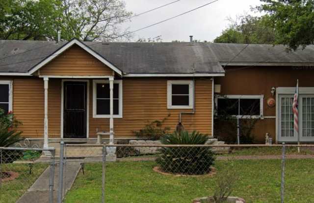 Spacious Home Near Downtown photos photos
