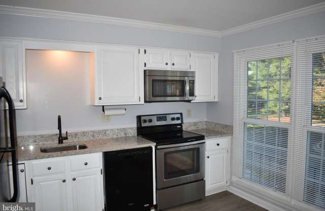 7113 BRADSHAW COURT E Gallery 2